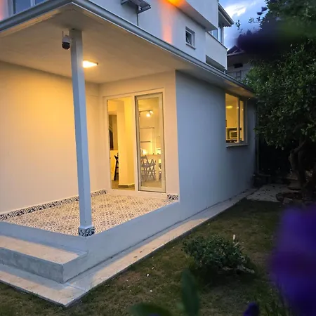 Olinda Villa *